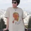 "אישה מעשנת מקטרת" | חולצה